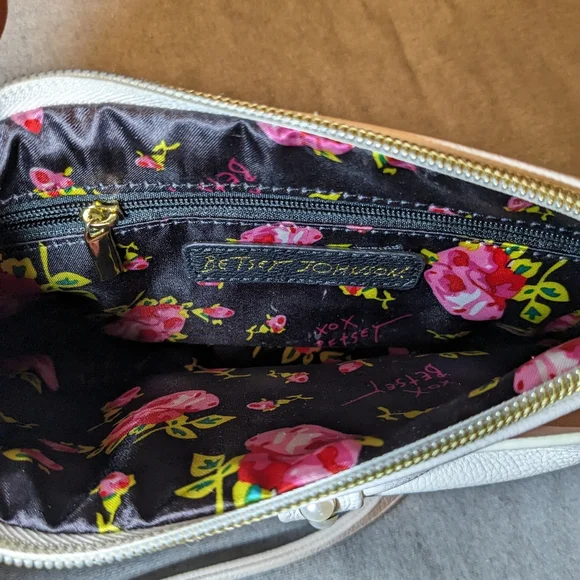 Betsy Johnson crossbody - Picture 4 of 9